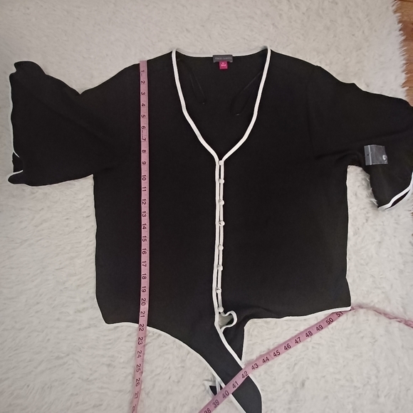 VINCE Camuto Tipped V Neck Blouson Top Sz PL NWOT - Picture 7 of 7